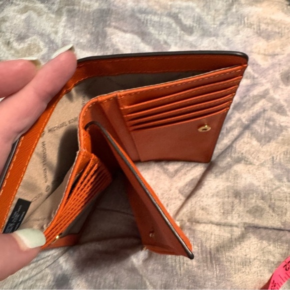 Michael Kors Tangerine and White Women's Bag Set - Picture 5 of 6
